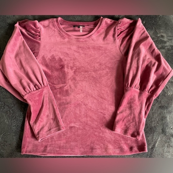 1. State Tops - 1.State, women medium, Velvety soft pink/mauve puff sleeve top worn once EUC